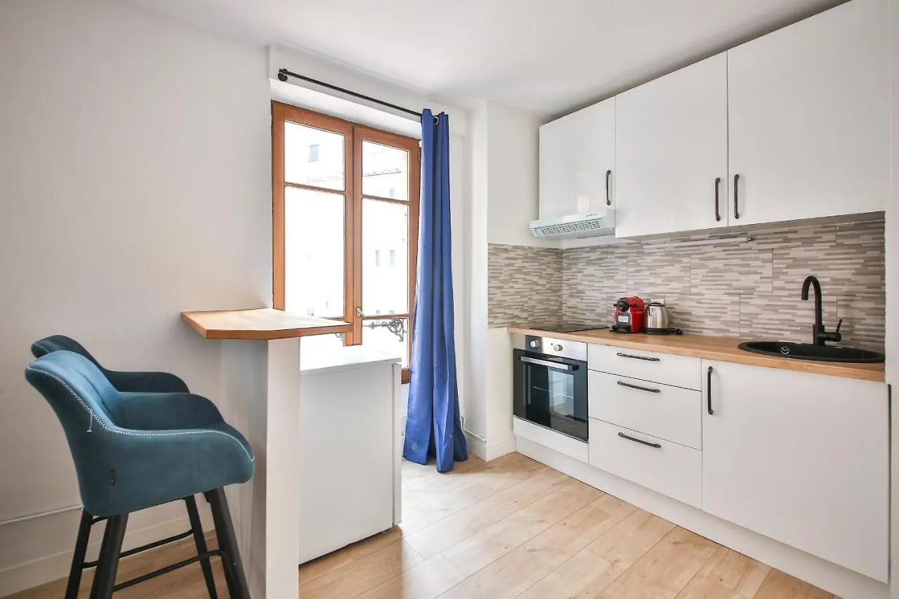 32#Studio 2Pers#Sevres-Lecourbe#Necker Parigi Francia