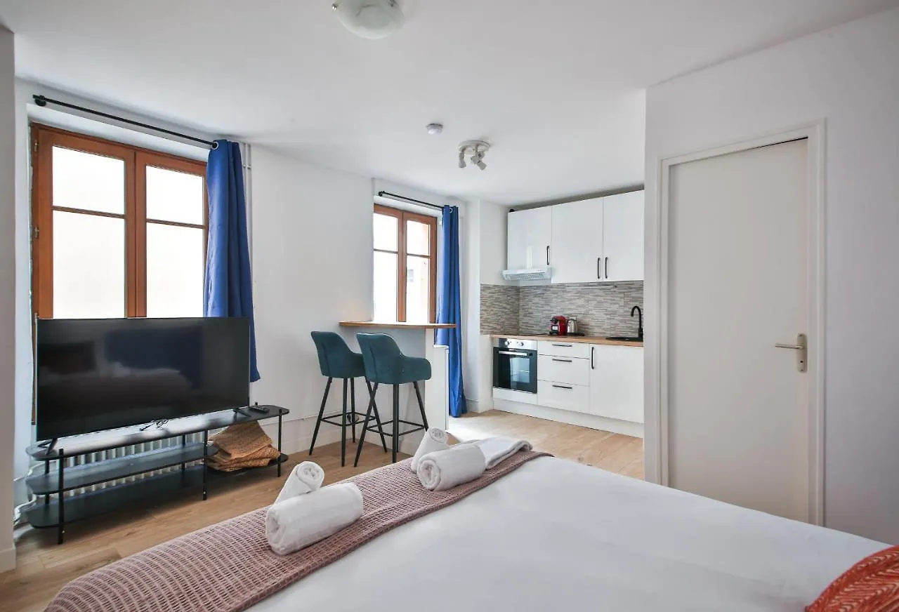 32#Studio 2Pers#Sevres-Lecourbe#Necker パリ フランス